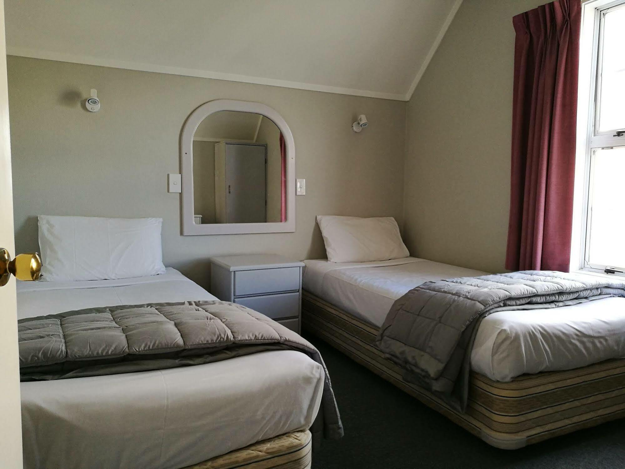 Phoenix Thermal Resort - Taupo Eksteriør bilde